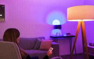 Müller-Licht Tint E27 Globe: 1520 Lumen Helligkeit und farbiges Licht