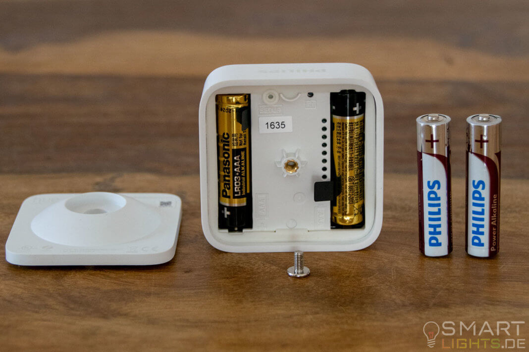 Philips Hue Bewegungsmelder Batterien lassen sich schnell selbst auswechseln Smartlights.de
