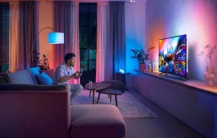 Philips Hue Sync Box + 55″ Gradient Lightstrip + Bridge für 379€