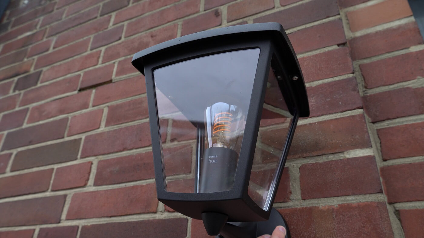 Philips Hue Inara Outdoor Wandlampe im Test: Vintage-Look für den Garten