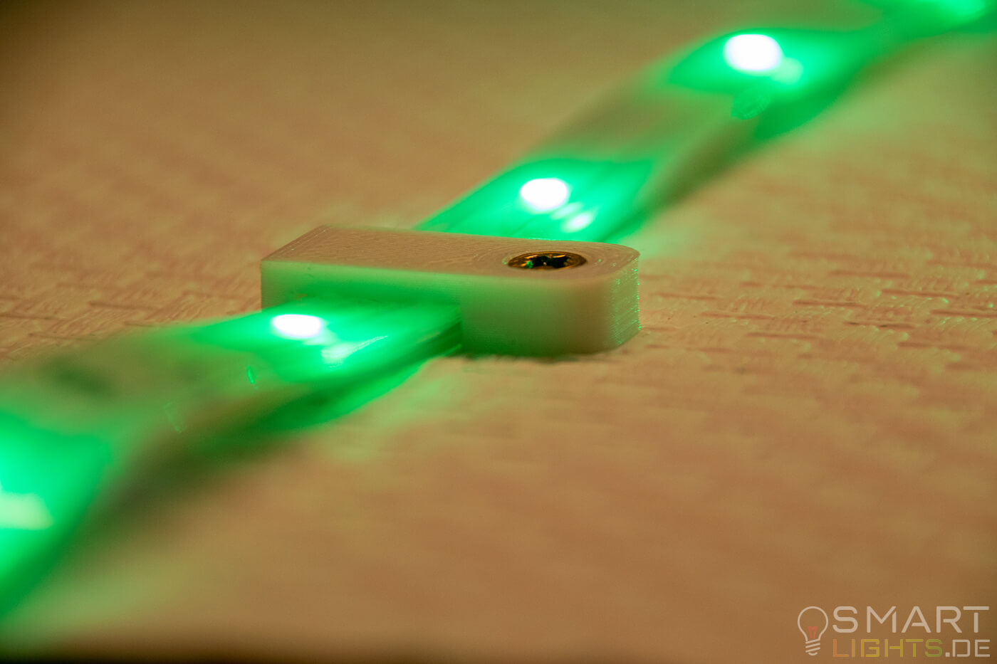 Ausgedruckt: Philips Hue Lightstrip Plus Halterung aus dem 3D-Drucker 