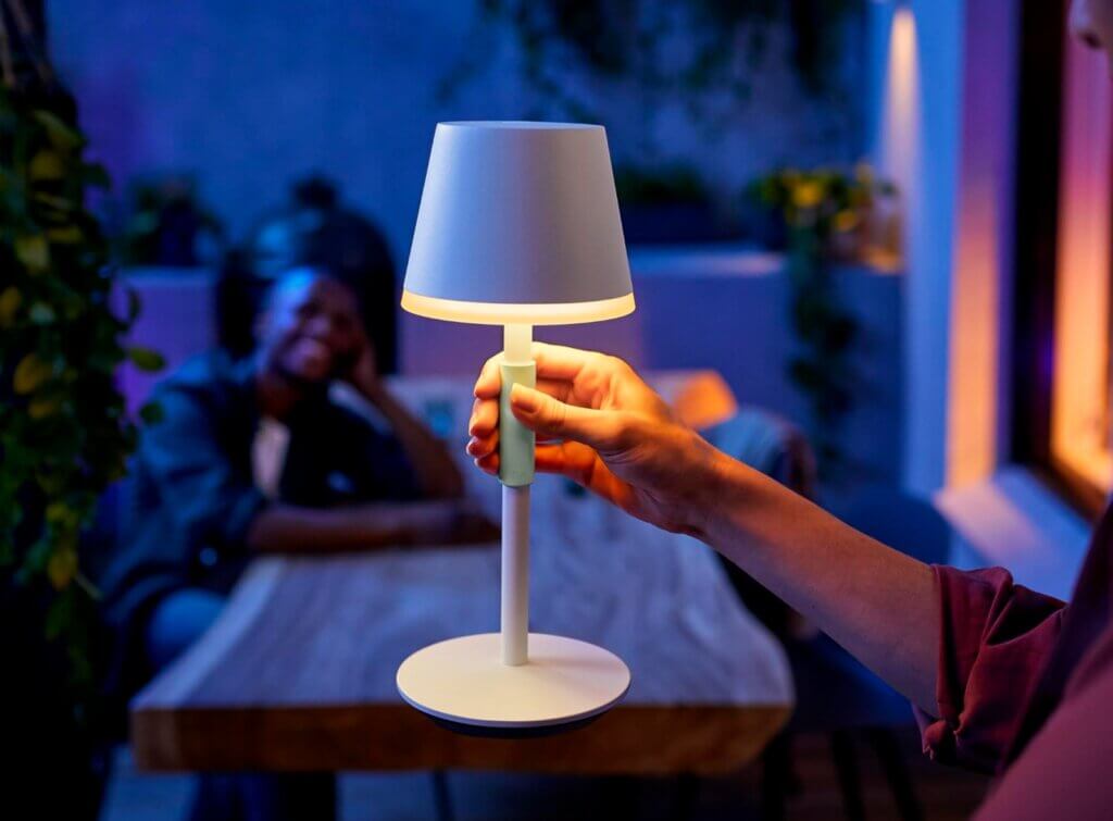 Hue Go: Portable Tischleuchte fällt auf unter 100 Euro