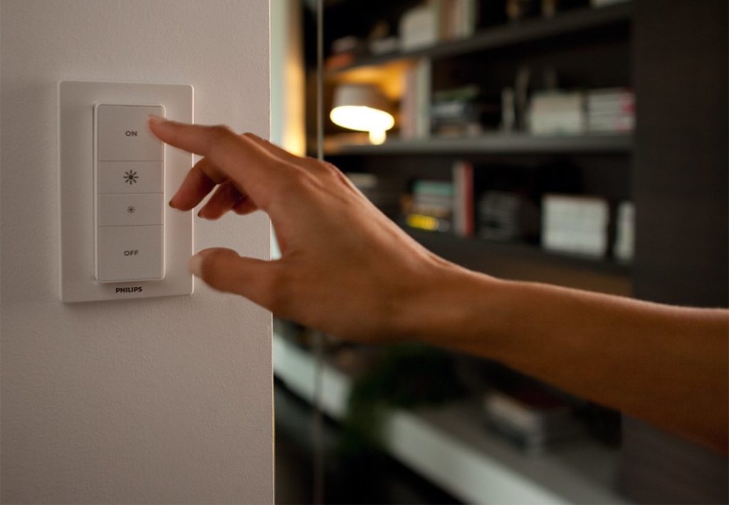 Philips Hue White Ambiance E27 mit Dimmschalter