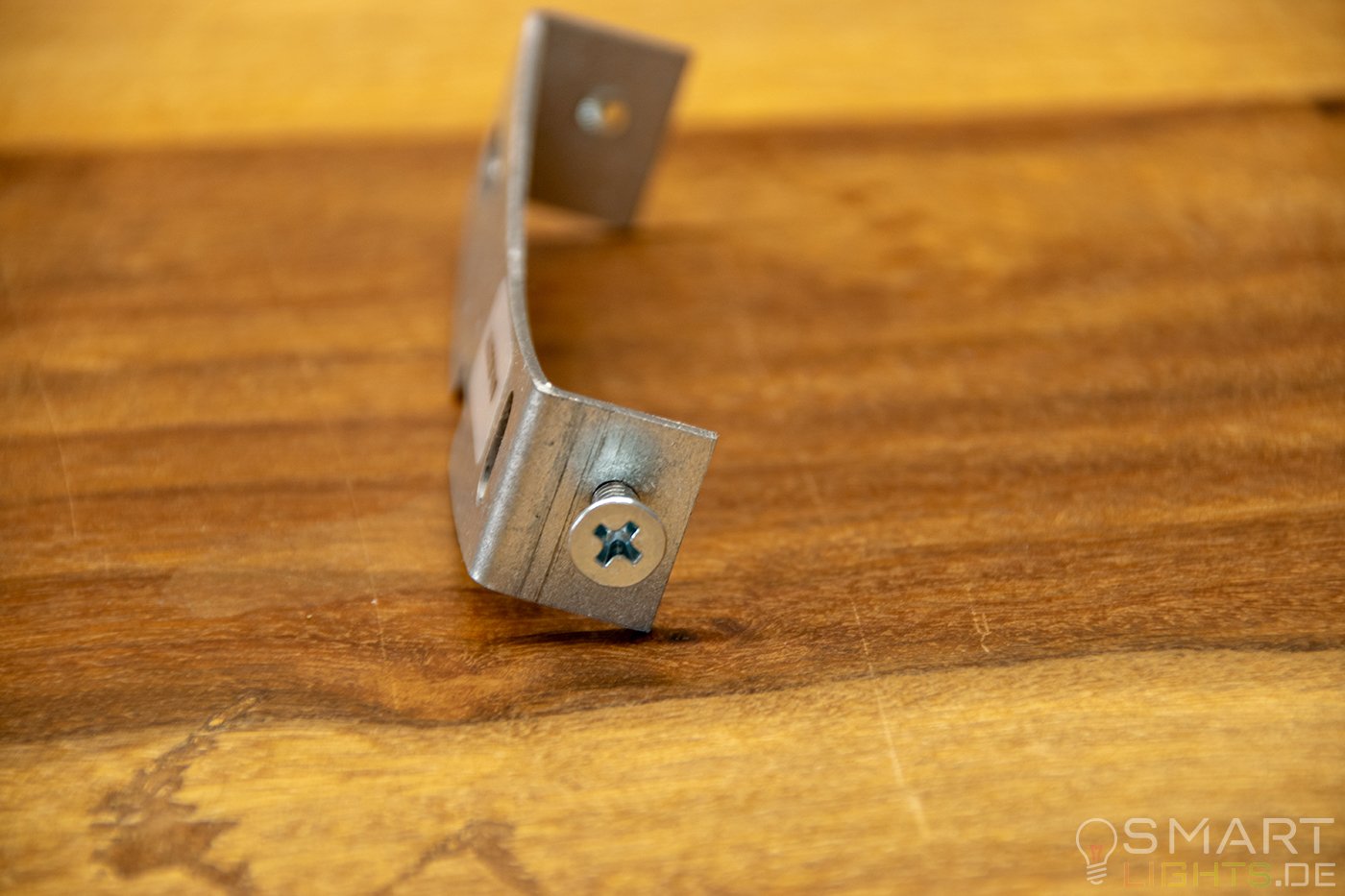 Philips Hue White and Color Ambiance Sana LED Wandleuchte 4090131P7 Halterung mit Schrauben